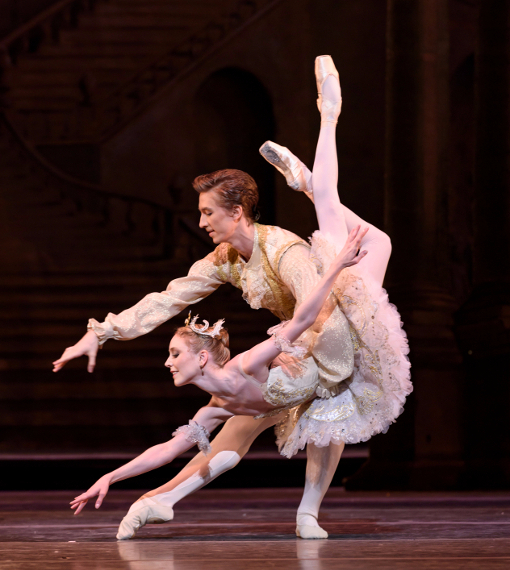 A Bela Adormecida - II Ato - Sarah Lamb (Aurora) and Vadim Muntagirov (Florimund)