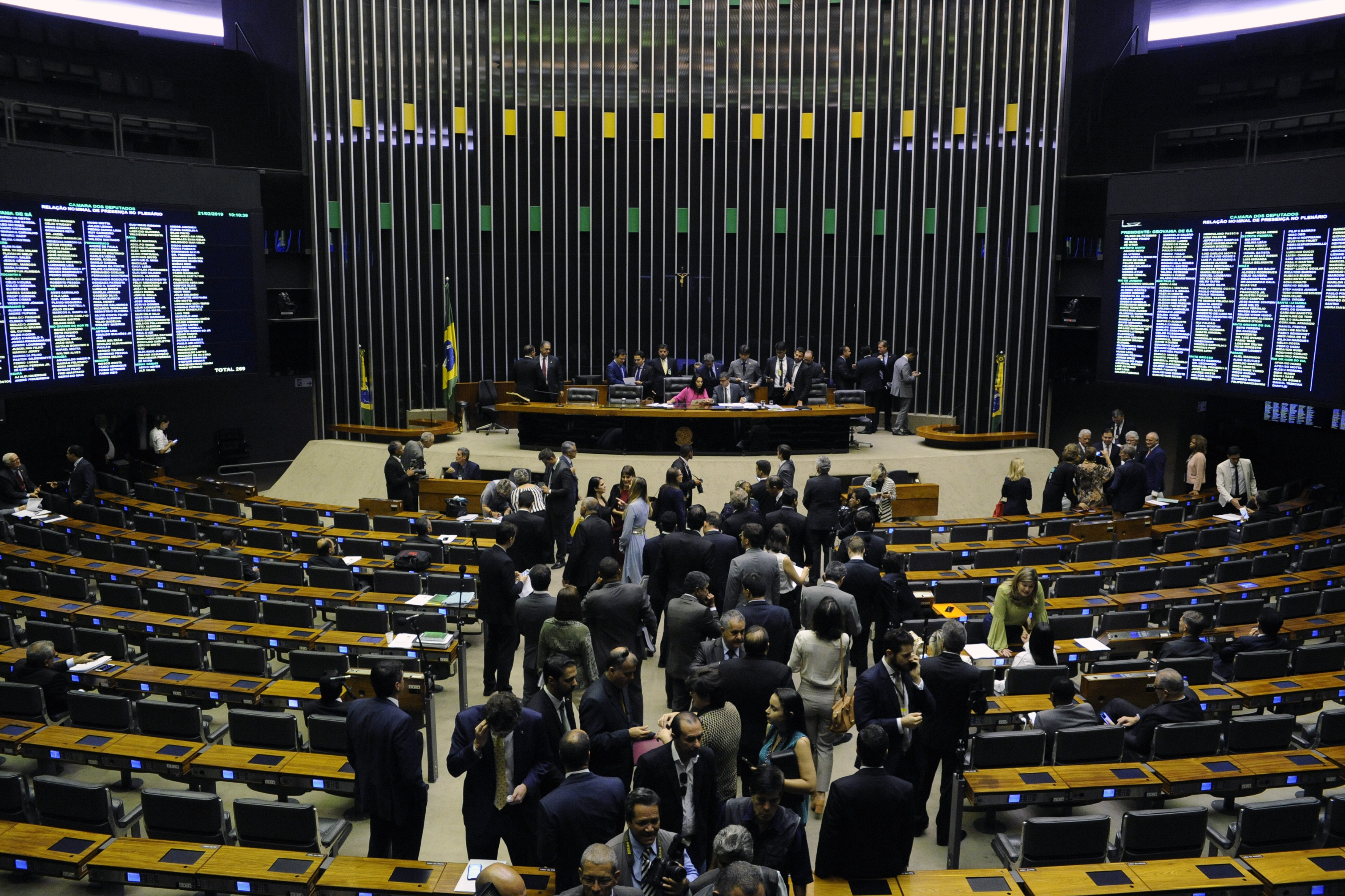 Ordem do dia para votação e discussão de diversos projetos