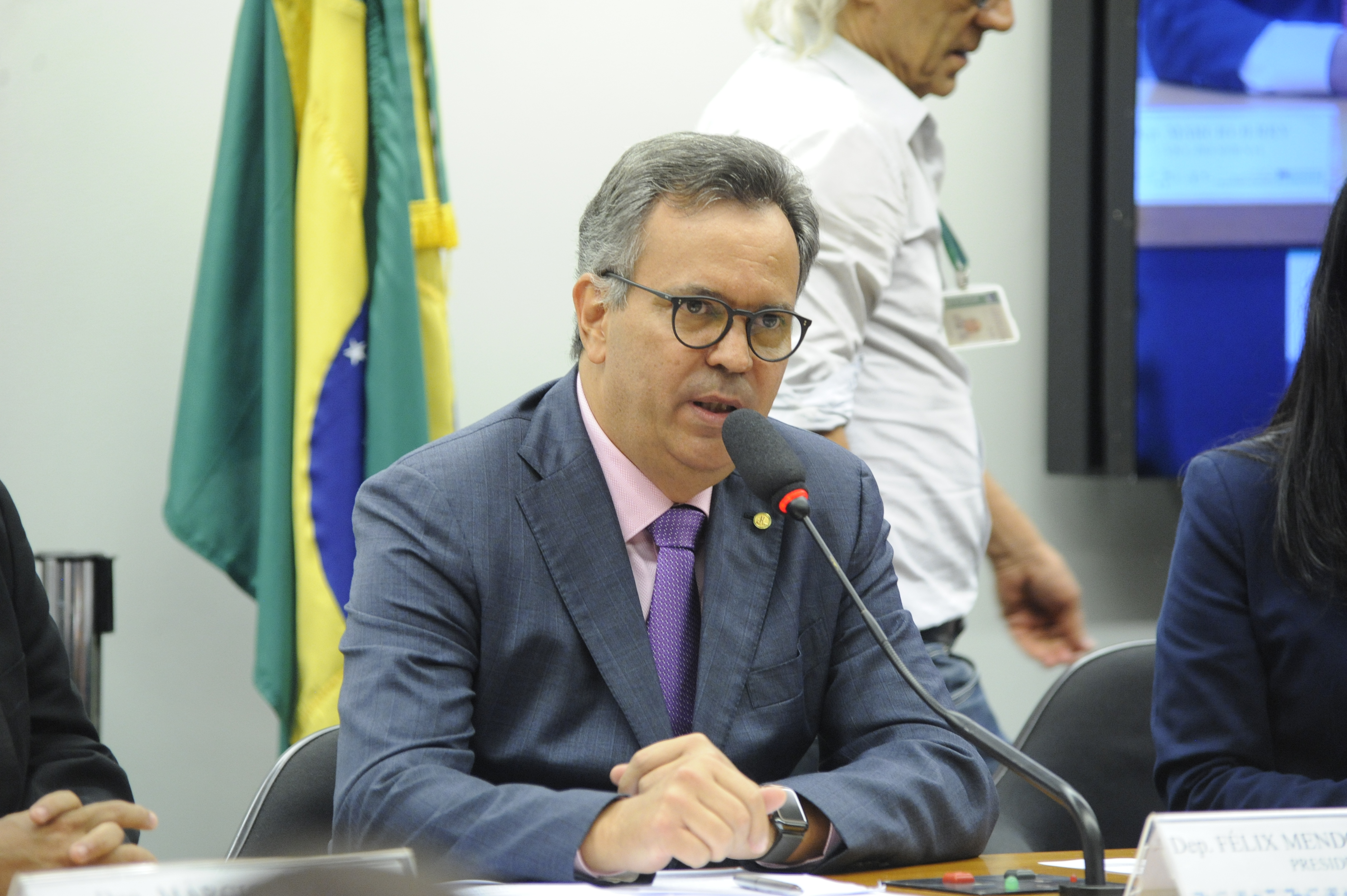 Instalação da Comissão e eleição para presidente e vice-presidentes. Presidente, dep. Félix Medonça Junior (PDT - BA)