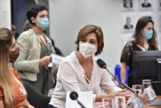 Ato pela assinatura da Convenção 190 da OIT - Organização Internacional do Trabalho sobre violência e assédio no trabalho. Adriane Reis de Araújo - PROCURADORA REGIONAL DO TRABALHO E COORDENADORA DE PROMOÇÃO DA IGUALDADE DE OPORTUNIDADES E ELIMINAÇÃO DA DISCRIMINAÇÃO NO TRABALHO