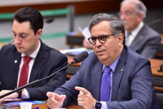 Definição de Temas dos Estudos do Centro de Estudos e Debates estratégicos. Dep. Félix Mendonça Júnior
	(PDT - BA)