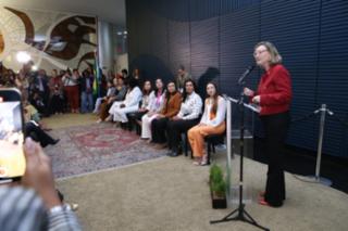 Posse da nova coordenação da Secretaria da Mulher. Dep. Maria do Rosário
	(PT - RS)