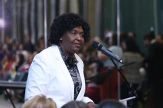 Posse da nova coordenação da Secretaria da Mulher. Dep. Benedita da Silva
	(PT - RJ)