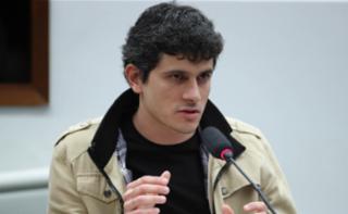 Tomada de depoimento. Diretor-Executivo da MaxMilhas - MaxMilhas, Max Gaudereto Oliveira