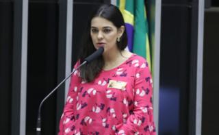 Homenagem à Campanha Internacional do Outubro Rosa. Presidente Regional da Sociedade Brasileira de Mastologia do Distrito Federal, Lucimara Priscila Campus Veras