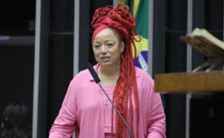 Homenagem à Campanha Internacional do Outubro Rosa. Dep. Daiana Santos (PCdoB - RS)