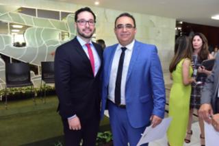 Homenagem aos servidores com mais de 30 anos de Casa. Diretor-geral da Mesa, Celso de Barros Correia Neto e o servidor, Mauro Limeira Mena Barreto