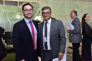 Homenagem aos servidores com mais de 30 anos de Casa. Diretor-Geral da Câmara dos Deputados, Celso de Barros Correia Neto e o servidor Egio Almeida Andrade