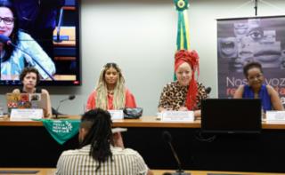 Encontro debate: Mulheres na política e saúde mental: o acolhimento psicológico das vítimas de violência política. Psicóloga clínica, Daniela Calaça. Dep. Daiana Santos
	(PCDOB-RS)