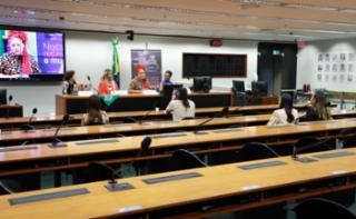 Encontro debate: Mulheres na política e saúde mental: o acolhimento psicológico das vítimas de violência política.