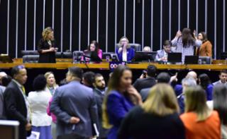 Discussão e votação de propostas.