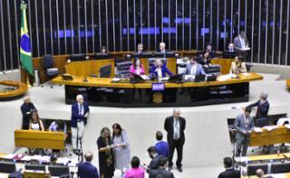 Discussão e votação de propostas.