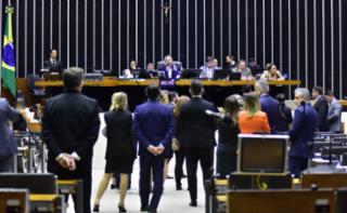 Discussão e votação de propostas.