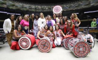 Homenagem ao dia Internacional da Mulher. Grupo de percussionistas, Batalá. Dep. Gisela Simona (UNIÃO - MT). Ministra de Estado da Igualdade Racial, Anielle Franco. Dep. Benedita da Silva (PT - RJ). Ministra de Estado das Mulheres, Cida Gonçalves.  Dep. Laura Carneiro (PSD-RJ).
