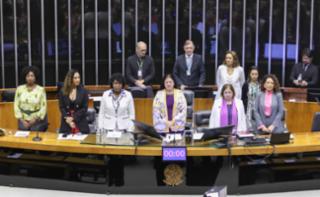 Homenagem ao dia Internacional da Mulher. Ministra de Estado da Igualdade Racial, Anielle Franco. Dep. Benedita da Silva (PT  -RJ). Dep. Laura Carneiro (PSD-RJ). Ministra de Estado das Mulheres, Cida Gonçalves. Ministra do Tribunal Superior Eleitoral, Edilene Lôbo.