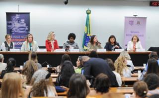 Seminário: Elas querem igualdade. Deputada Distrital, Dayse Amarilio. Vice-governadora do Distrito Federal, Celina Leão. Dep. Maria do Rosário (PT - RS). Dep. Benedita da Silva (PT - RJ). Dep. Soraya Santos (PL - RJ). Presidente Nacional do Grupo Mulheres do Brasil, Luiza Helena Trajano. Presidente do Grupo Mulheres do Brasil - Brasília. Janete Vaz.
