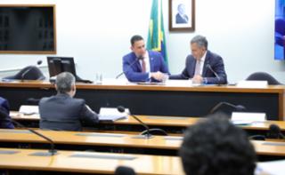 Audiência Pública - Alterações legislativas para a reindustrialização brasileira: contribuições do setor automotivo. Dep. Da Vitoria (PP-ES). Dep. Félix Mendonça Júnior (PDT-BA)