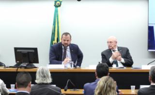 Audiência Pública - Modelos de Enfrentamento à Violência e aos Preconceitos na Escola. Dep. Dr. Victor Linhalis (PODE - ES); Dep. Osmar Terra (MDB - RS)