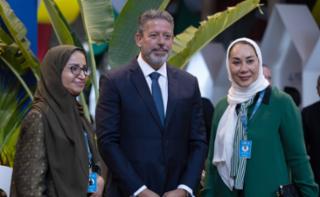 1ª Reunião de Mulheres Parlamentares. Deputada da Arábia Saudita, Mona Al Mushait, Presidente da Câmara dos Deputados, Arthur Lira e Deputada da Arábia Saudita, Alia Al-Dahlawi