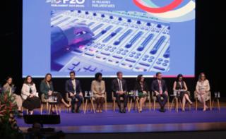 1ª Reunião de Mulheres Parlamentares.