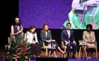 1ª Reunião de Mulheres Parlamentares. Dep. Ana Pimentel
	(PT - MG).