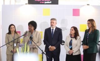 Abertura da Exposição “Mulheres no Poder” - Opening of the Exhibition “Women in Power” - Apertura de la Exposición “Mujeres en el Poder”. Dep. Yandra Moura (UNIÃO - SE), Dep. Benedita da Silva (PT - RJ), Presidente da Câmara dos Deputados, Arthur Lira, Dep. Soraya Santos (PL - RJ) e Senadora, Leila Barros