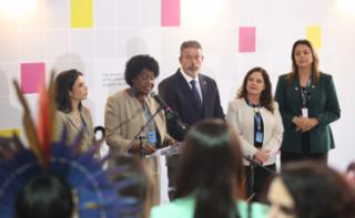 Abertura da Exposição “Mulheres no Poder” - Opening of the Exhibition “Women in Power” - Apertura de la Exposición “Mujeres en el Poder”. Dep. Yandra Moura (UNIÃO - SE), Dep. Benedita da Silva (PT - RJ), Presidente da Câmara dos Deputados, Arthur Lira, Dep. Soraya Santos (PL - RJ) e Senadora, Leila Barros