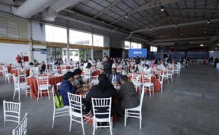 Almoço de trabalho - Working Lunch - Almuerzo de trabajo.