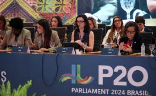 1ª Sessão de Trabalho - 1st Working Session - 1ª Sesión de trabajo. Dep. Benedita da Silva (PT - RJ), Dep. Yandra Moura (UNIÃO - SE), Dep. Ana Pimentel (PT - MG) e Secretária-Geral Das Relações Exteriores, Embaixadora Maria Laura Da Rocha