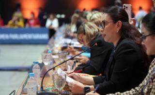 1ª Sessão de Trabalho - 1st Working Session - 1ª Sesión de trabajo.  Deputada da Indonésia, Vanda Sarundajang
	(PDI-P)