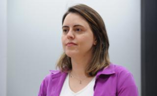 Apresentação da Guia Acessível para candidaturas das mulheres. Coordenadora Editorial - Visibilidade Feminina, Polianna Pereira dos Santos.