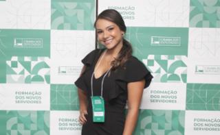 Cerimônia de posse dos novos servidores - Analistas e Consultores Legislativos. Servidor, Camila Maria Araujo da Silva