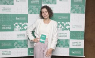 Cerimônia de posse dos novos servidores - Analistas e Consultores Legislativos. Servidora, Ana Luiza Lima Weyrich
