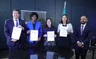 Assinatura do protocolo para combate à violência política contra mulheres.