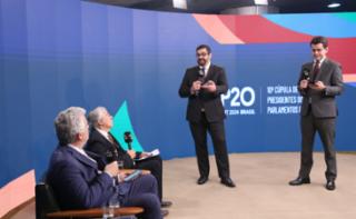 Cobertura jornalística - Media Coverage - Cobertura Periodística. Consultor, Benjamin. Entrevistado, Ivan Godoy.  TV Câmara, Lincoln Macário.