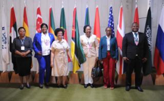 Cobertura jornalística - Media Coverage - Cobertura Periodística. Member of  Mozambique's Parliament, Laurinda Cheia. Member of Mozambique Parliament, Telmina Pereira.