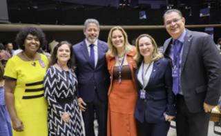 Sessão de encerramento - Closing session - Clausura. Deputada do Brasil, Benedita da Silva (PT - RJ). Deputada do Brasil, Soraya Santos (PL - RJ). Presidente da Câmara dos Deputados do Brasil, Arthur Lira (PP - AL). Deputada do Brasil, Lêda Borges (PSDB - GO). DFeputada do Brasil, Delegada Adriana Accorsi (PT - GO). Deputado do Brasil, Sóstenes Cavalcante (PL - RJ).