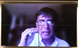 Experiências internacionais no enfrentamento à violência escolar. Professor titular de psicologia - Universidade dos Andes, Colômbia, Enrique Chaux