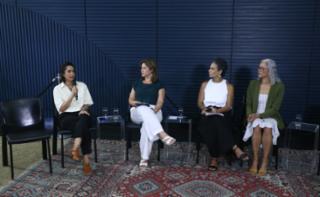 Premiação do Concurso Audiovisual pelo Fim da Violência contra a Mulher. Gerente de Parcerias Estratégicas do Youtube, Catarina Alencastro, Coordenação de Transmissão em Tempo Real, Ginny Carla Morais de Carvalho, Secretária da Mulher, Ana Cláudia Lustosa e Diretora de Educação e Cultura do SINDILEGIS, Érica Ceolin