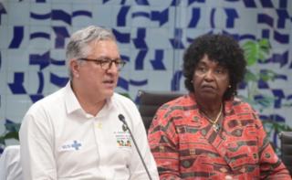 Reunião entre a Bancada Feminina e o novo Ministro da Saúde. Ministro da Saúde, Alexandre Padilha e Dep. Benedita da Silva (PT - RJ)