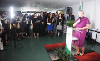 Cerimônia de lançamento da exposição “Pai Presente”. Embaixadora da Suécia no Brasil, Karin Wallensteen