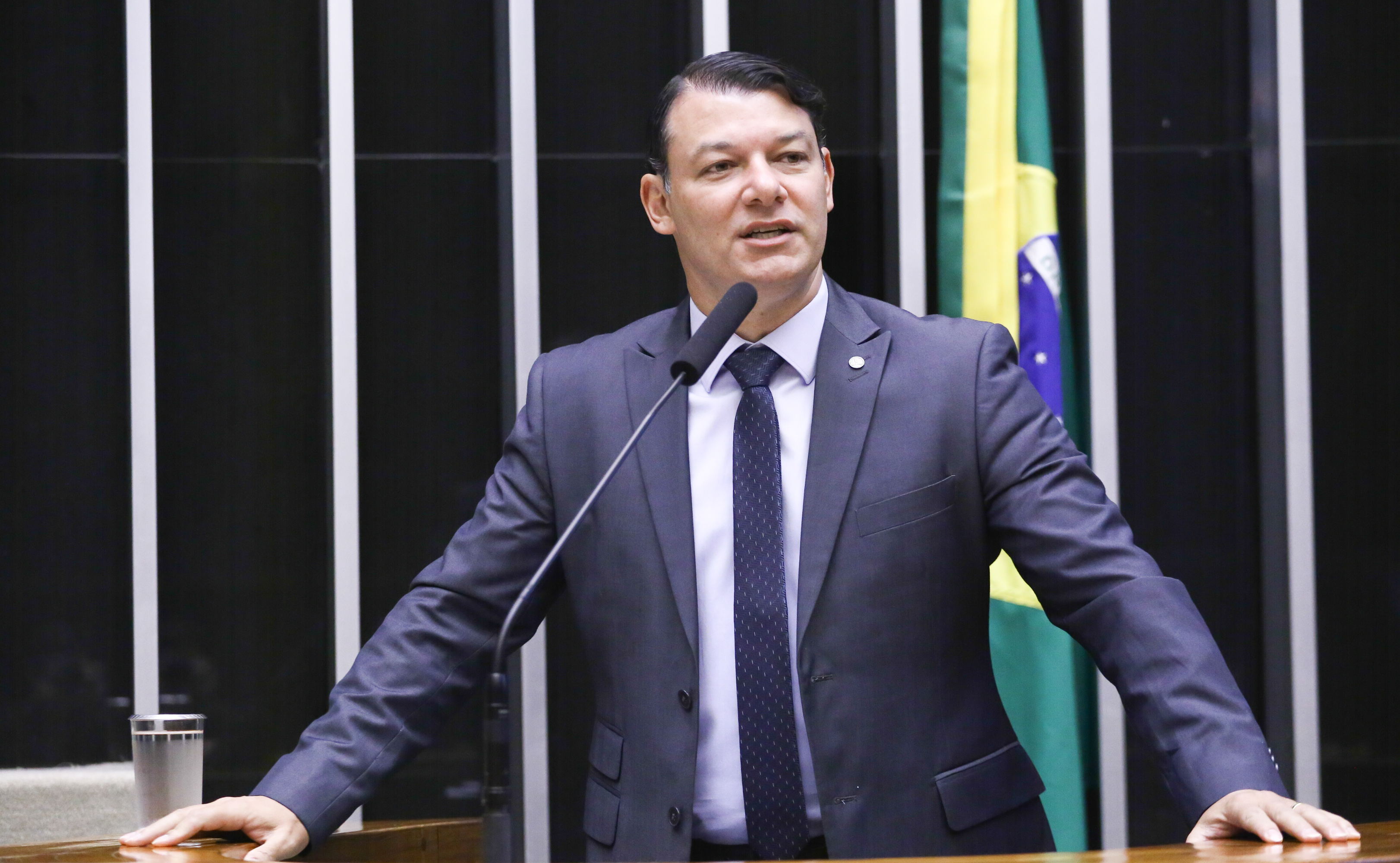 Discussão e Votação de Propostas Legislativas. Dep. Roberto Duarte (REPUBLICANOS - AC) Plenário - Sessão Solene