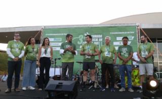 3ª Corrida Vertical. Sindilegis, André Galvão. Diretora Social e Esportiva Sindilegis, Mônica Ramos. Diretora-Geral Adjunta, Amanda Maria Ramalho de Carvalho. Presidente Sindilegis, Alison Souza. Dep. Carlos Veras (PT - PE).  Dep. Rodrigo Rollemberg (PSB-DF). Secretário-geral do Sindilegis, Paulo Cézar Alves. Diretor-geral da Câmara dos Deputados, Guilherme Barbosa Brandão. Diretor Administrativo Sindilegis, Helder Azevedo.