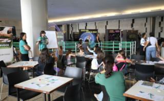 Oficina de Ilustração do Plenarinho. Salão Negro.