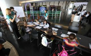 Oficina de Ilustração do Plenarinho. Salão Negro.