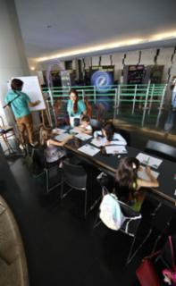 Oficina de Ilustração do Plenarinho. Salão Negro.