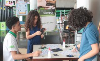 Oficina Dentro do Quadradinho - Criando com os painéis de Athos Bulcão com o Plenarinho.