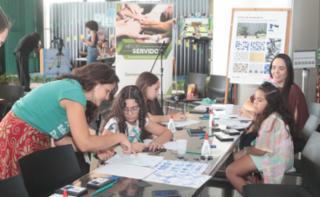 Oficina Dentro do Quadradinho - Criando com os painéis de Athos Bulcão com o Plenarinho.
