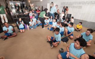 Contação de história baseada no livro “Uiraçu - Em busca das lendas perdidas”, Salão Negro.