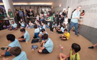 Contação de história baseada no livro “Uiraçu - Em busca das lendas perdidas”, Salão Negro.